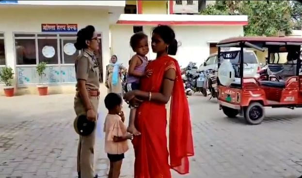 फोटो-17 एचएएम-1 पति की हत्यारोपी पत्नी को दबोचकर भेजा गया जेल फोटो-17 एचएएम-1 पति की हत्यारोपी पत्नी को दबोचकर भेजा गया जेल