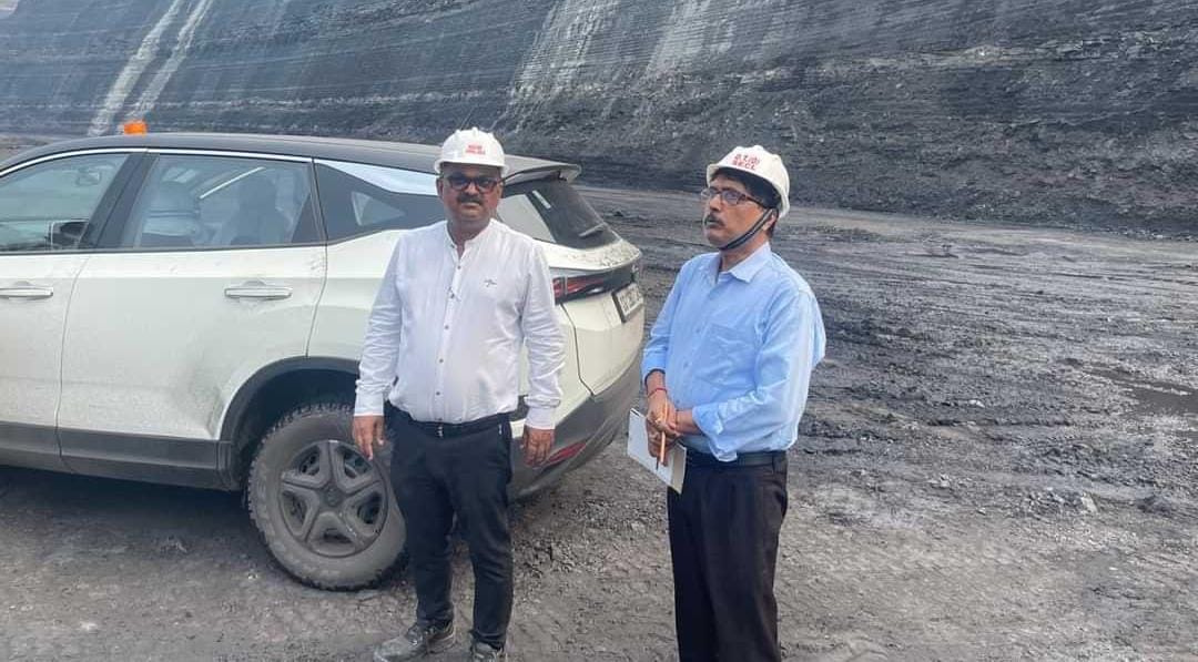 एसईसीएल के निदेशक तकनीकी ने दीपका खदान का दौरा किया एसईसीएल के निदेशक तकनीकी ने दीपका खदान का दौरा किया