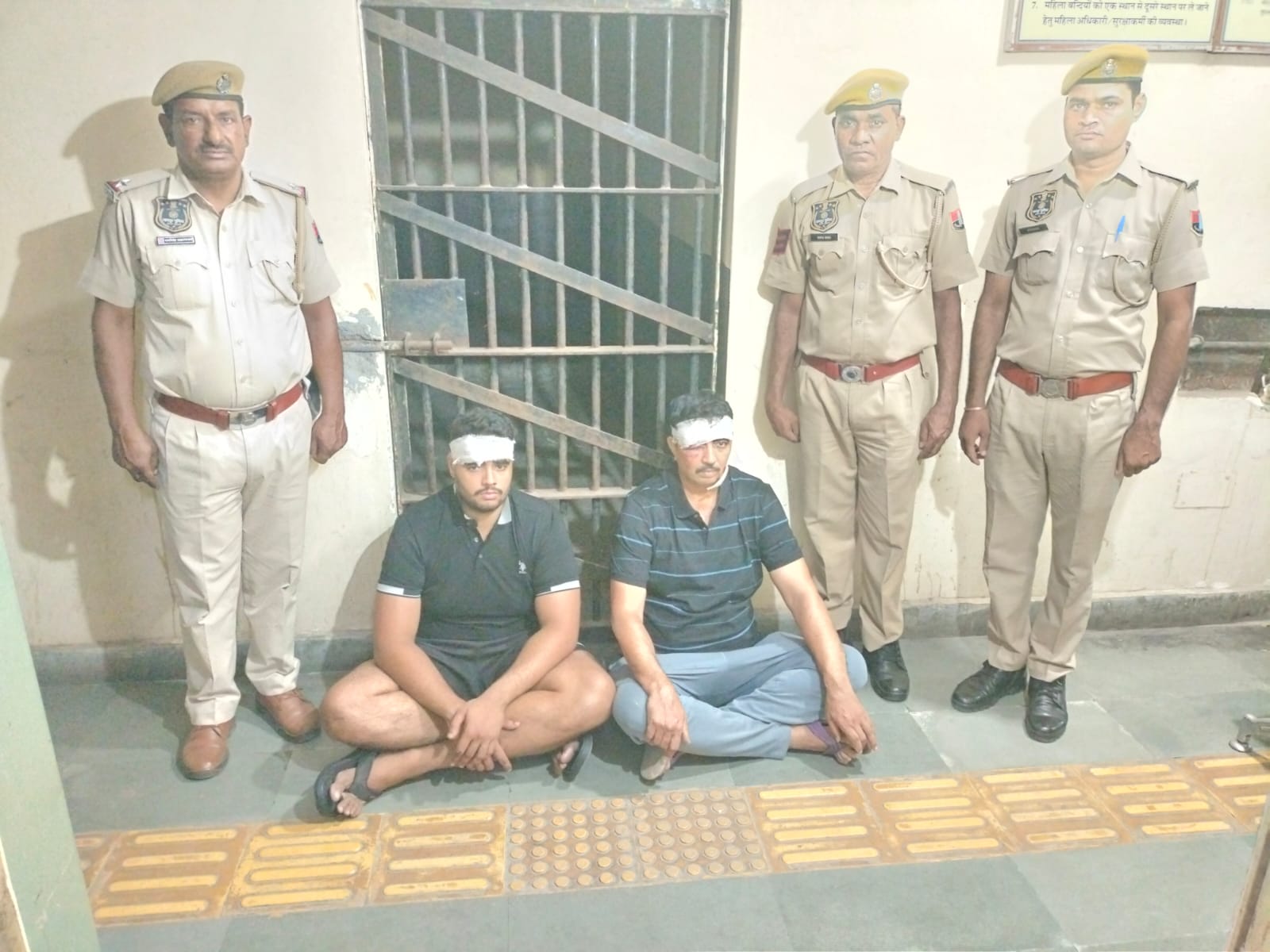 आरएसएस के लोगों पर चाकूबाजी मामला: हमलावर पिता-पुत्र गिरफ्तार आरएसएस के लोगों पर चाकूबाजी मामला: हमलावर पिता-पुत्र गिरफ्तार