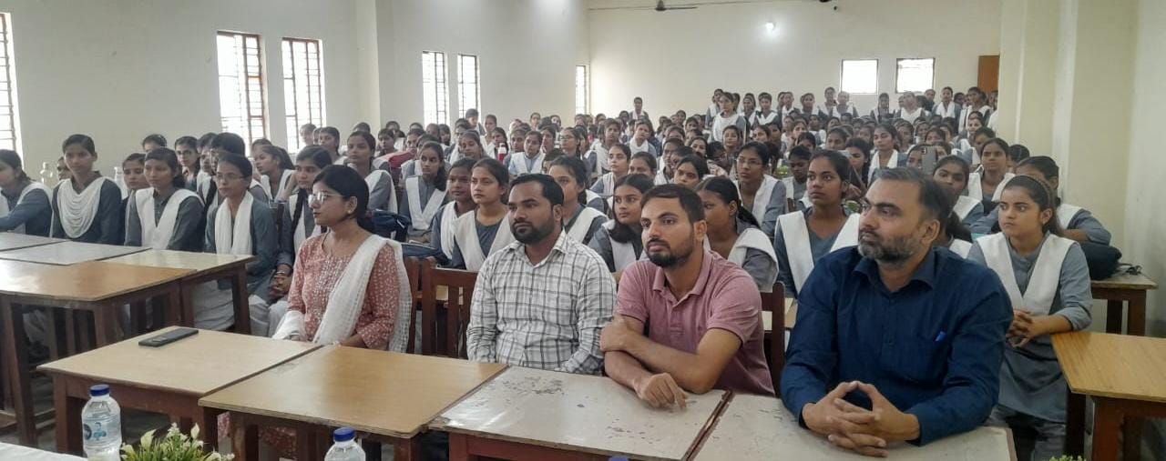 युवा दिवस से शुरू हुए सघन अभियान 4 की बात के तहत महिला पॉलीटेक्निक कॉलेज में आयोजन युवा दिवस से शुरू हुए सघन अभियान 4 की बात के तहत महिला पॉलीटेक्निक कॉलेज में आयोजन