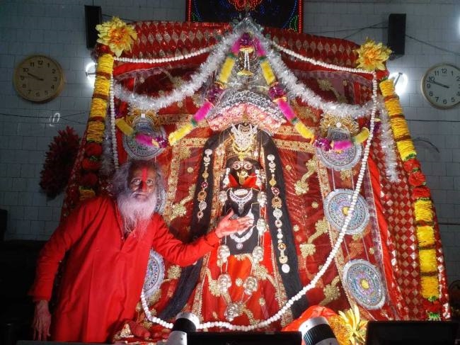 काली पूजा को लेकर अररिया के मां खड्गेश्वरी महाकाली मंदिर में तैयारी जोरों पर काली पूजा को लेकर अररिया के मां खड्गेश्वरी महाकाली मंदिर में तैयारी जोरों पर