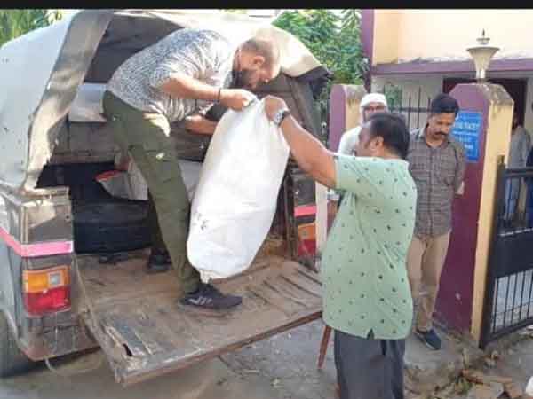 छतरपुर : अवैध पटाखों का भण्डारण मिलने पर छापामार कार्रवाई छतरपुर : अवैध पटाखों का भण्डारण मिलने पर छापामार कार्रवाई