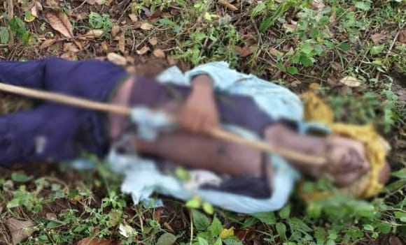 चरवाहे संजय मरकाम का शव चरवाहे संजय मरकाम का शव