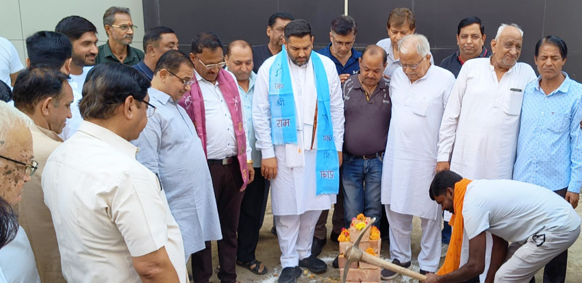19 Snp- 4, 4A सोनीपत: विधायक निखिल मदान सेक्टर 14 में विकास कार्यों का शुभारंभ करते हुए। 19 Snp- 4, 4A सोनीपत: विधायक निखिल मदान सेक्टर 14 में विकास कार्यों का शुभारंभ करते हुए।