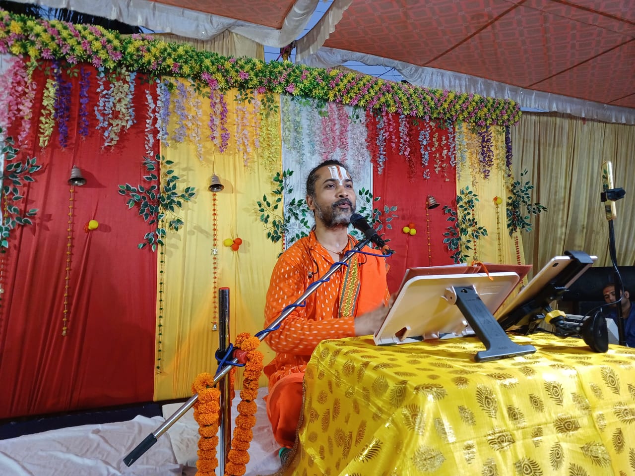 सिद्धेश्वर महादेव मन्दिर में आयोजित श्रीराम कथा के पांचवे दिवस स्वामी राम शंकर दास जी महाराज नें श्री राम बनवास की कथा सुनाई सिद्धेश्वर महादेव मन्दिर में आयोजित श्रीराम कथा के पांचवे दिवस स्वामी राम शंकर दास जी महाराज नें श्री राम बनवास की कथा सुनाई