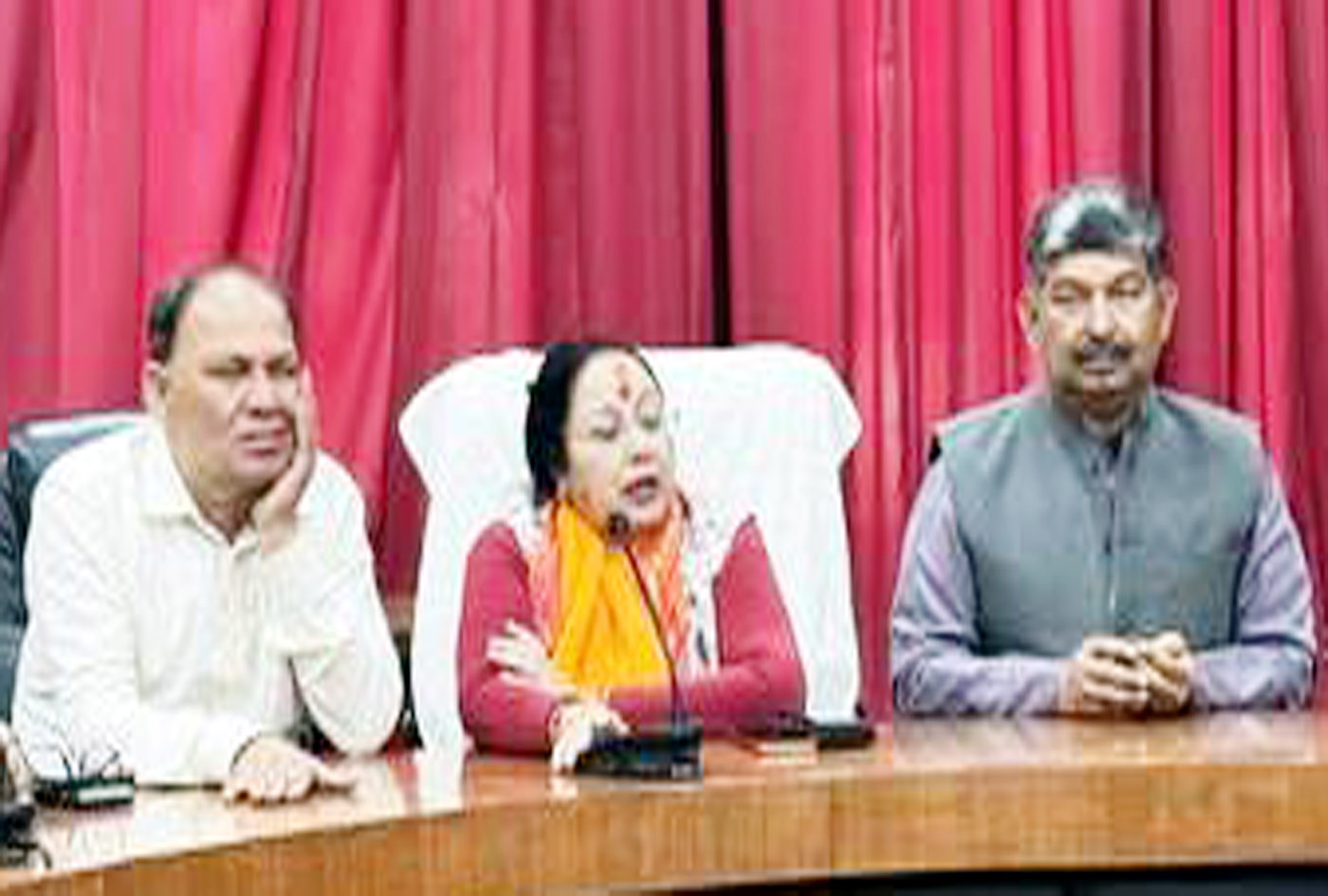 पत्रकार वार्ता करते भाजपा विधायक सरिता आर्य एवं अन्य भाजपा नेता। पत्रकार वार्ता करते भाजपा विधायक सरिता आर्य एवं अन्य भाजपा नेता।