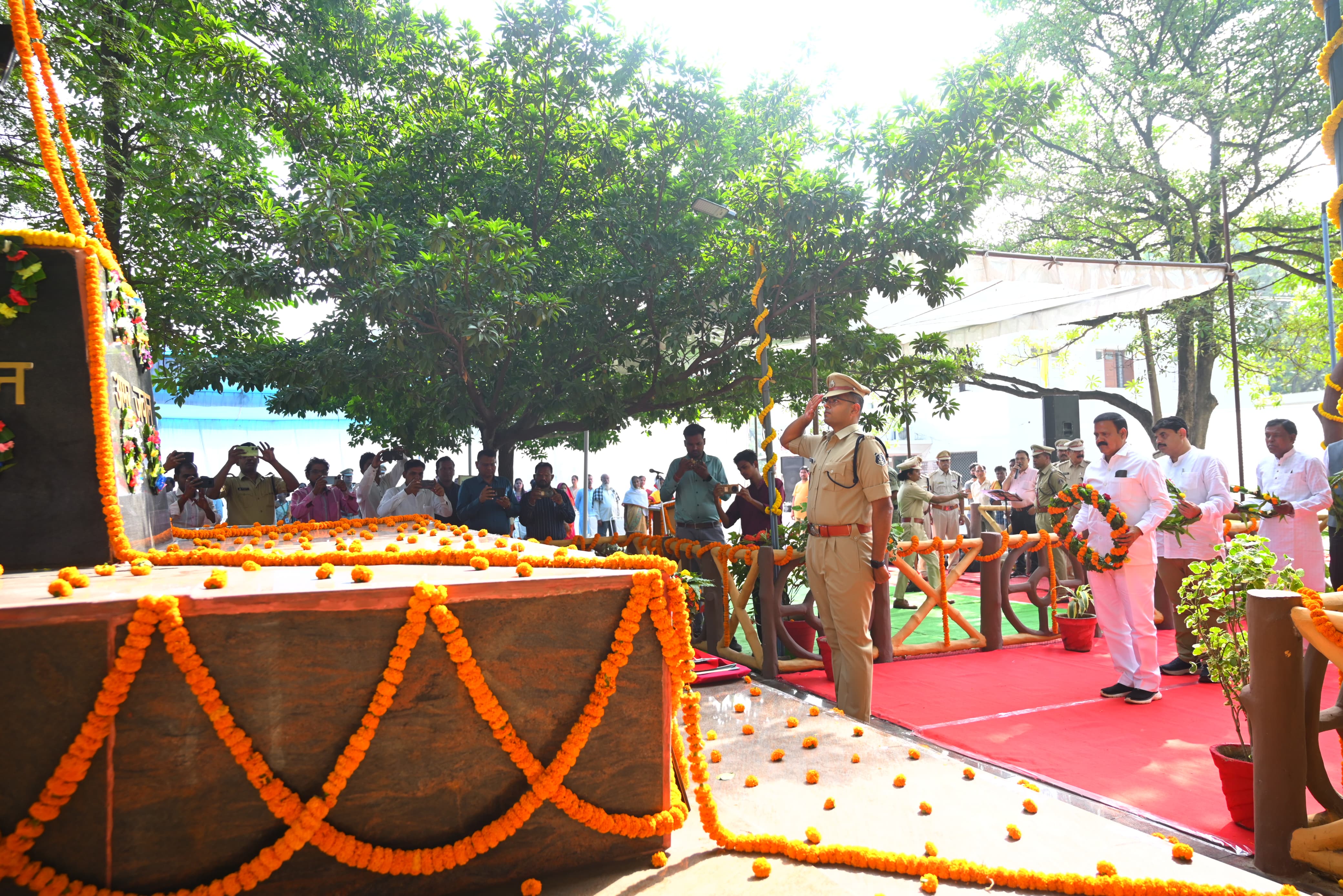 कोरबा में पुलिस स्मृति दिवस मनाया गया, शहीद जवानों को दी गई श्रद्धांजलि कोरबा में पुलिस स्मृति दिवस मनाया गया, शहीद जवानों को दी गई श्रद्धांजलि