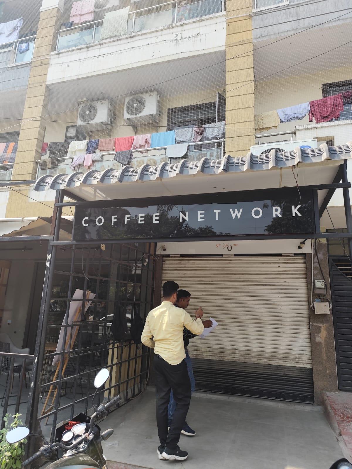 नोटिस दिये जाने के बाद भी आरएमए ट्रेड लाईसेंस प्राप्त नहीं करने पर रेस्टोरेन्ट, कैफे पर की गई कार्रवाई नोटिस दिये जाने के बाद भी आरएमए ट्रेड लाईसेंस प्राप्त नहीं करने पर रेस्टोरेन्ट, कैफे पर की गई कार्रवाई