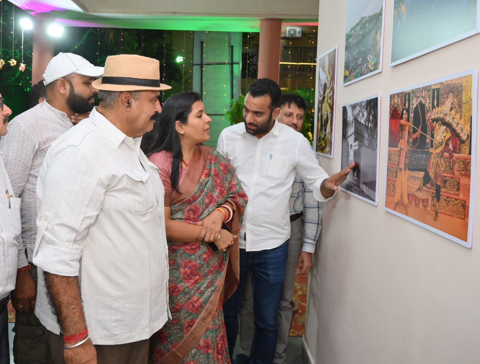 पिंकसिटी प्रेस क्लब का 33वां स्थापना दिवस: लाईट डेकोरेशन एवं गजल गायन से हुआ शुभारम्भ पिंकसिटी प्रेस क्लब का 33वां स्थापना दिवस: लाईट डेकोरेशन एवं गजल गायन से हुआ शुभारम्भ