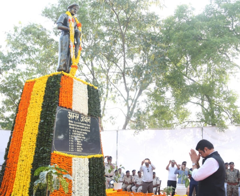 खाद्य मंत्री ने वीर शहीदों के प्रति श्रद्धांजलि अर्पित की खाद्य मंत्री ने वीर शहीदों के प्रति श्रद्धांजलि अर्पित की