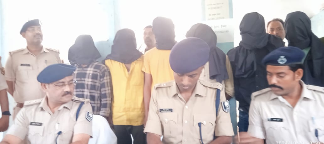 एसपी रौशन कुमार प्रेस वार्ता करते एसपी रौशन कुमार प्रेस वार्ता करते