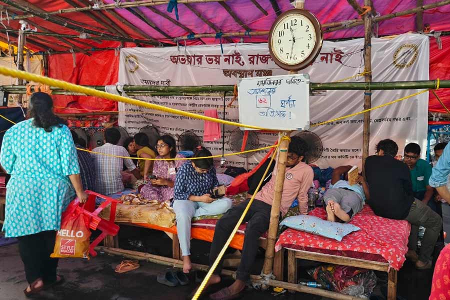 डॉक्टरों का विरोध प्रदर्शन डॉक्टरों का विरोध प्रदर्शन