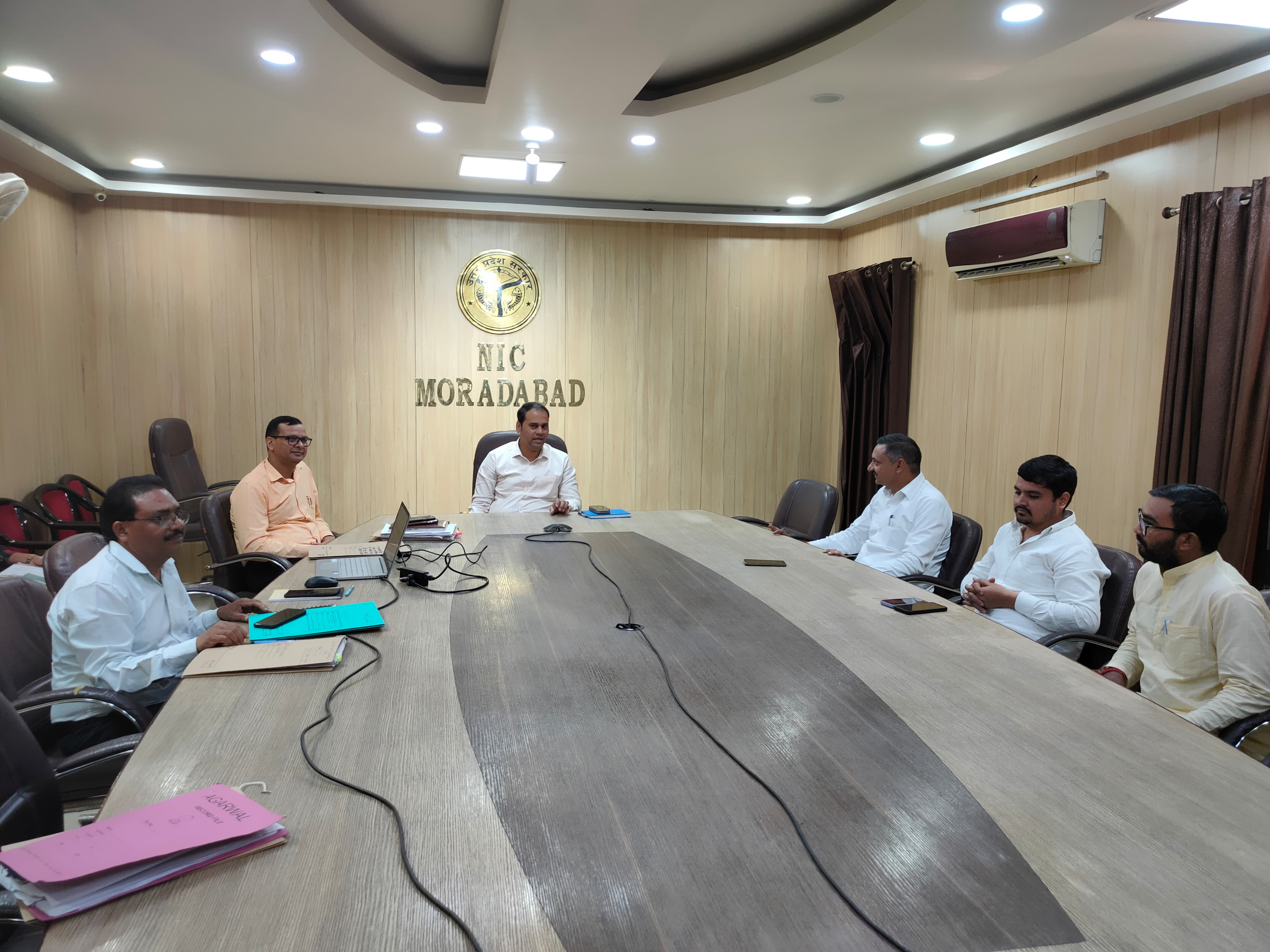 एनआईसी में जिला निर्वाचन अधिकारी व जिलाधिकारी की अध्यक्षता में राजनैतिक दलों के जिलाध्यक्ष व प्रतिनिधि के साथ सम्पन्न होती बैठक। एनआईसी में जिला निर्वाचन अधिकारी व जिलाधिकारी की अध्यक्षता में राजनैतिक दलों के जिलाध्यक्ष व प्रतिनिधि के साथ सम्पन्न होती बैठक।