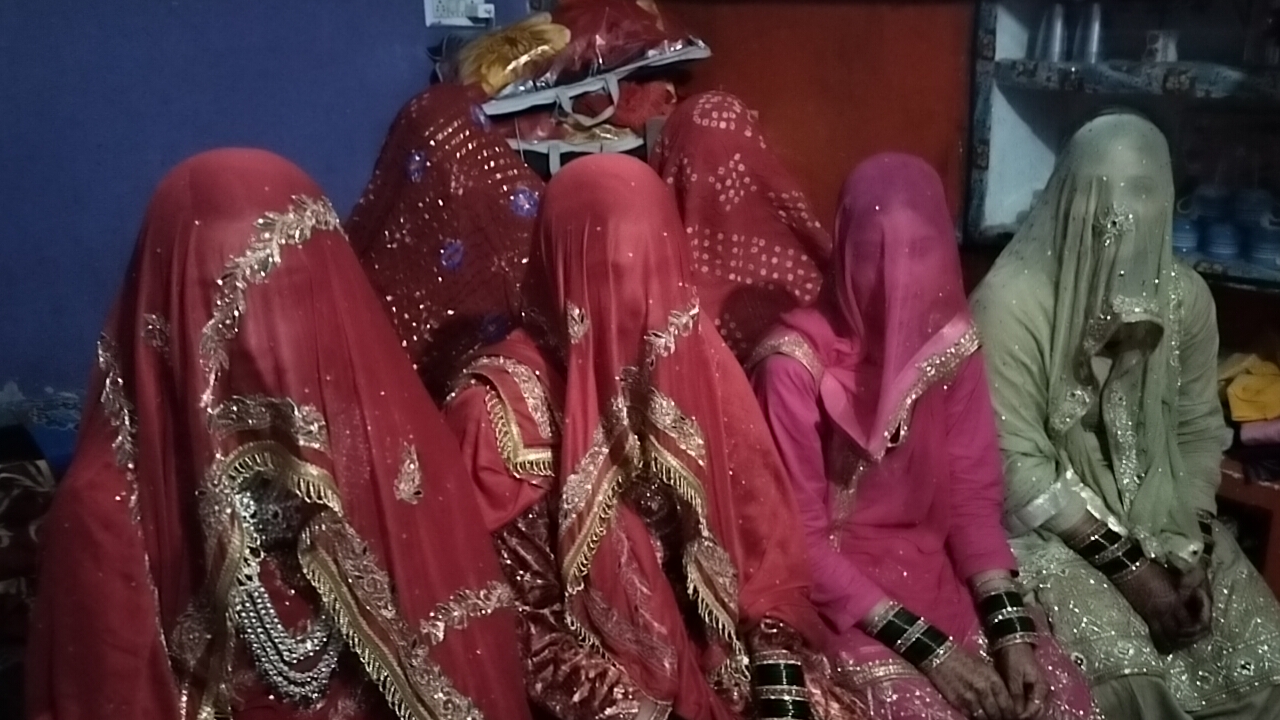 मुस्लिम बंजारा समाज के 25 जोड़े साथ हुए हमसफर मुस्लिम बंजारा समाज के 25 जोड़े साथ हुए हमसफर