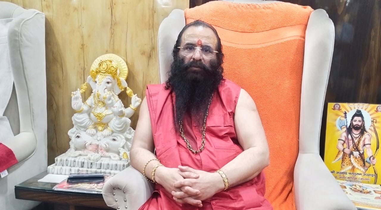श्रीमहंत रविंद्र पुरी श्रीमहंत रविंद्र पुरी