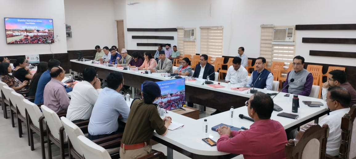 बिम्सटेक देशों के प्रशिक्षुओं  को प्रशिक्षण देते हुए