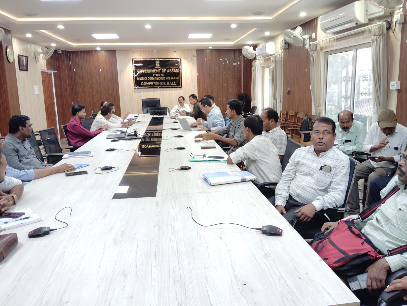 कोकराझार में प्रमुख सहकारी पहलों की समीक्षा, संयुक्त कार्य समिति का उद्घाटन। कोकराझार में प्रमुख सहकारी पहलों की समीक्षा, संयुक्त कार्य समिति का उद्घाटन।