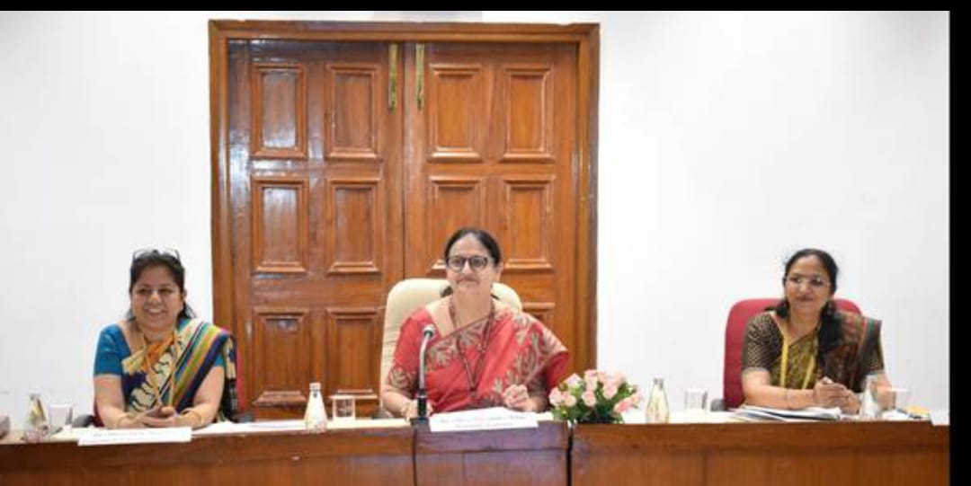 बैठक की अध्यक्षता पीएसए कार्यालय के वैज्ञानिक सचिव डॉ. परविंदर मैनी बैठक की अध्यक्षता पीएसए कार्यालय के वैज्ञानिक सचिव डॉ. परविंदर मैनी