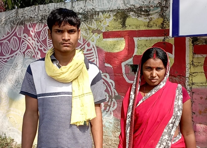 थाना पहुंची पीड़िता थाना पहुंची पीड़िता