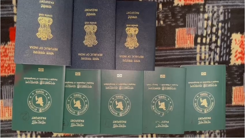 12 संदिग्ध बांग्लादेशी नागरिकों का पुलिस ने पकड़ा, एक भारतीय सहयोगी भी गिरफ्तार 12 संदिग्ध बांग्लादेशी नागरिकों का पुलिस ने पकड़ा, एक भारतीय सहयोगी भी गिरफ्तार