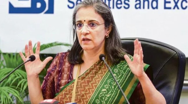 वित्त मंत्रालय ने सेबी चेयरपर्सन के खिलाफ जांच और क्लीन चिट की बात को गलत बताया वित्त मंत्रालय ने सेबी चेयरपर्सन के खिलाफ जांच और क्लीन चिट की बात को गलत बताया
