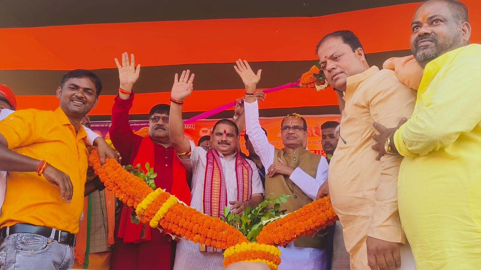 केन्द्रीय कृषि मंत्री और झारखंड विधानसभा चुनाव प्रभारी शिवराज सिंह चौहान सहित अनय् केन्द्रीय कृषि मंत्री और झारखंड विधानसभा चुनाव प्रभारी शिवराज सिंह चौहान सहित अनय्