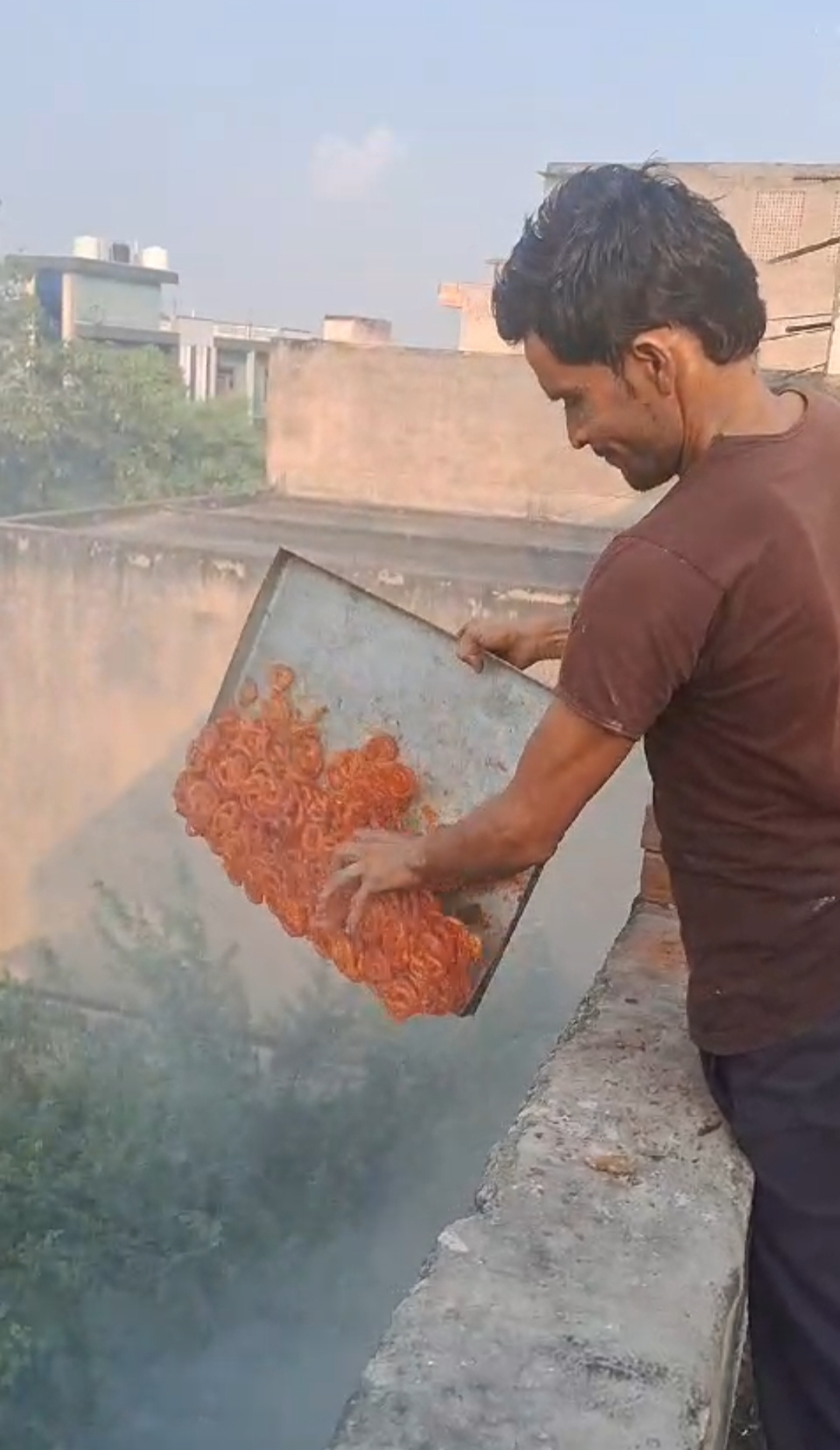 त्योहारी सीजन में खाद्य सुरक्षा और स्वास्थ्य विभाग की टीम अलर्ट