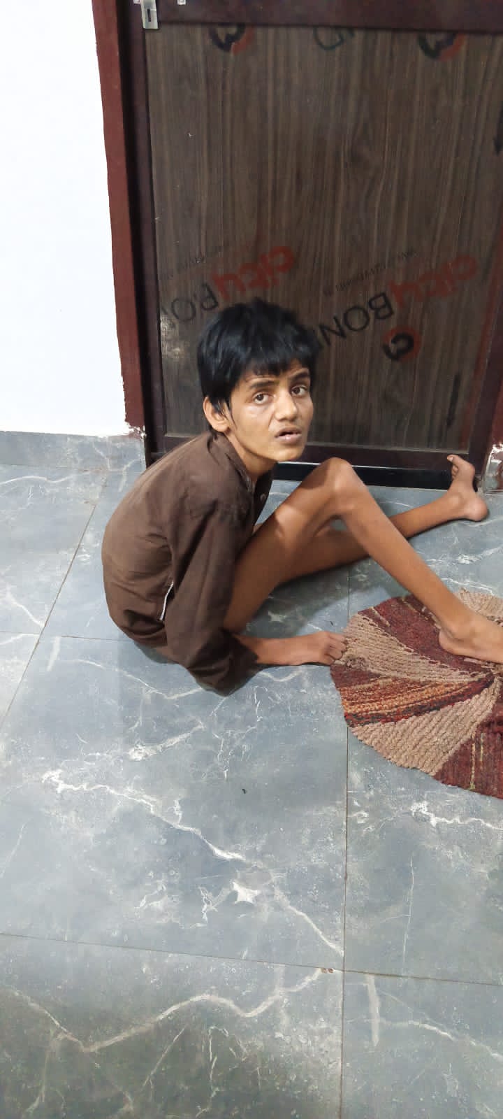 दिव्यांग युवक