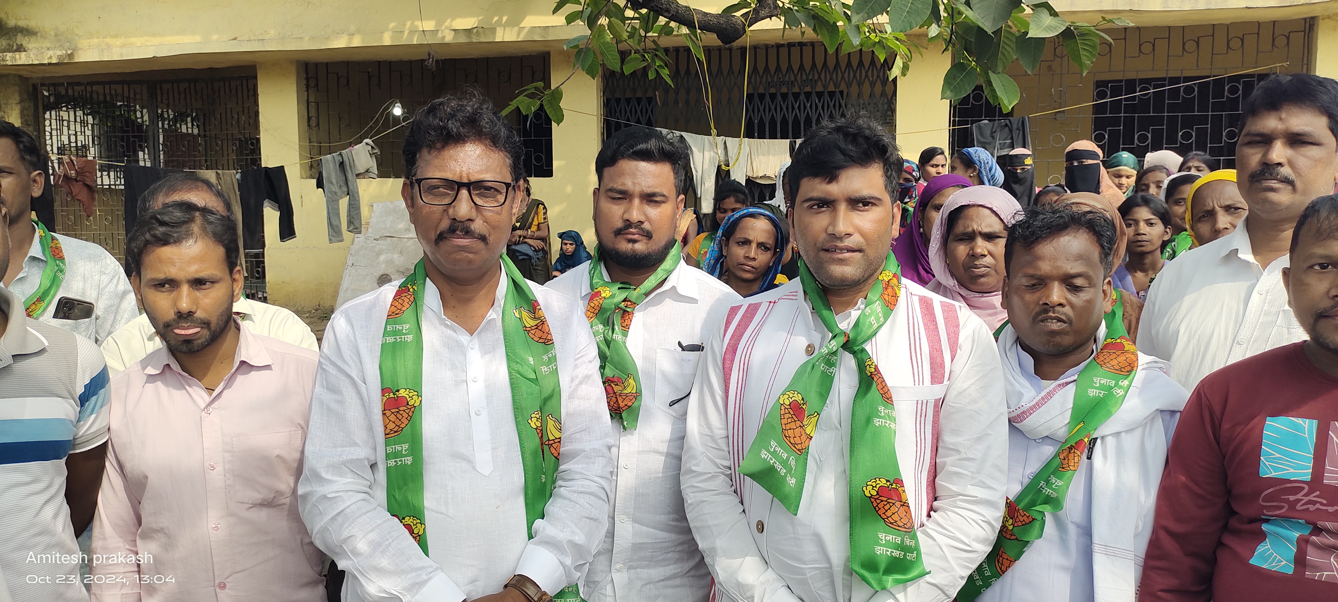 अशोक भगत (बाएं ) के साथ मुख्तार आलम अशोक भगत (बाएं ) के साथ मुख्तार आलम