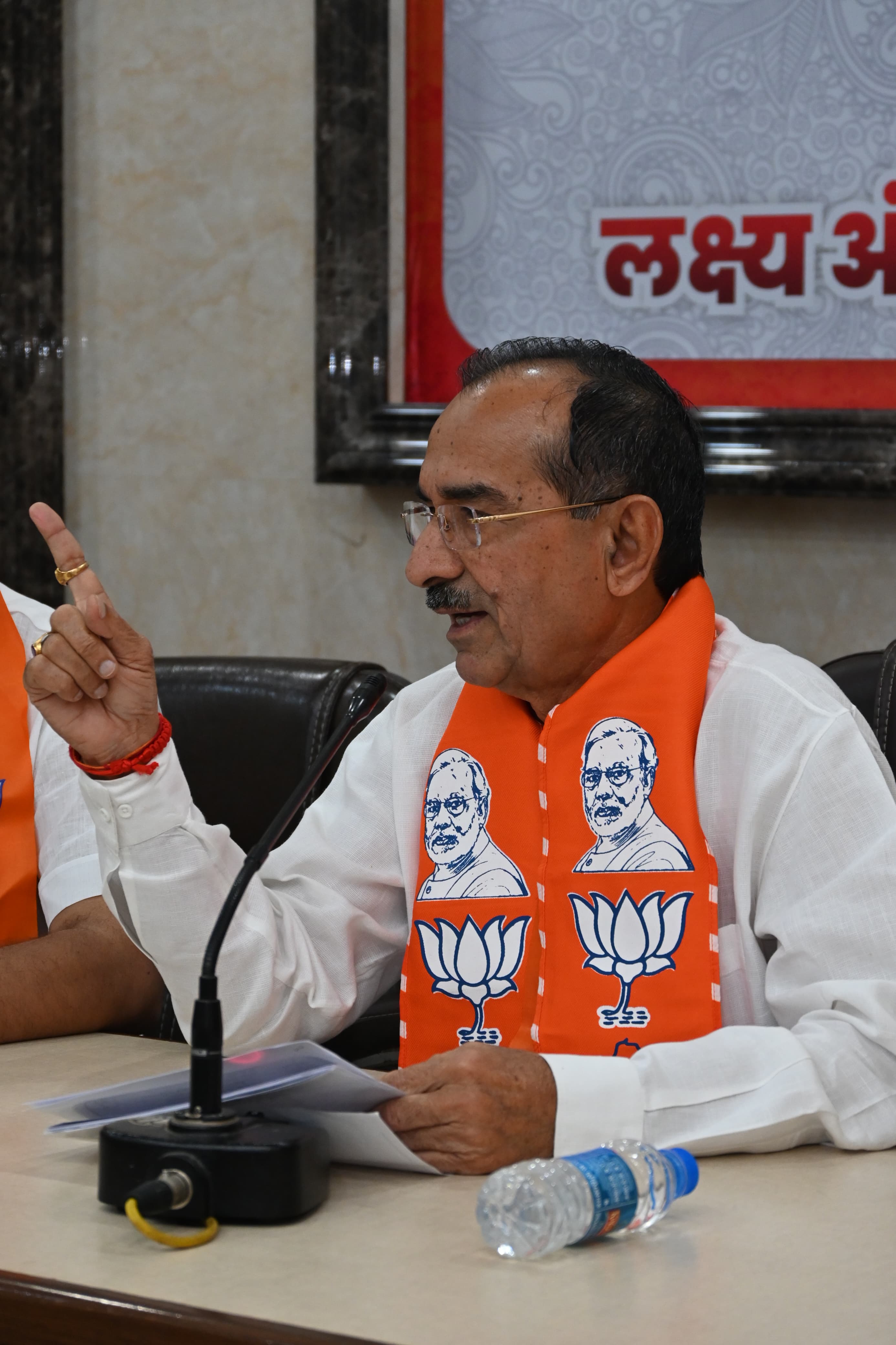 स्वः भैरोसिंह शेखावत के विचार और सिद्धांत सब कार्यकर्त्ताओं के लिए है प्रेरणा स्त्रोतः मदन राठौड़ स्वः भैरोसिंह शेखावत के विचार और सिद्धांत सब कार्यकर्त्ताओं के लिए है प्रेरणा स्त्रोतः मदन राठौड़