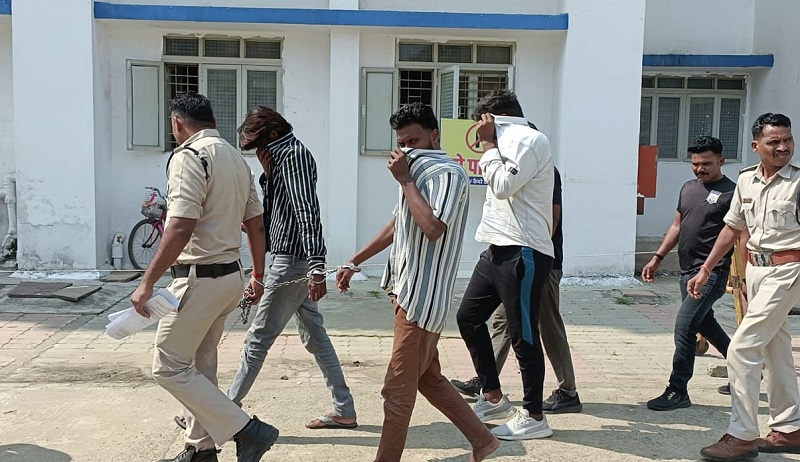 चार आरोपियों को किया गिरफ्तार चार आरोपियों को किया गिरफ्तार