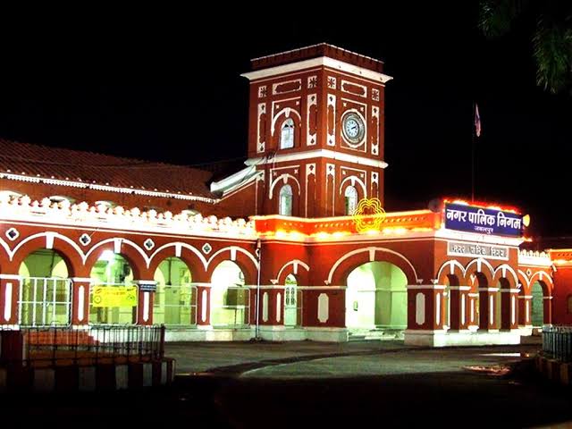 आईडिया सेल्युलर और वोडाफोन एस्सार कम्पनी को 24 घंटे के अंदर टॉंवर और बूस्टर की जानकारियॉं देने नोटिस जारी