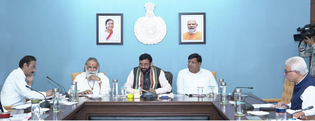 हरियाणा के मुख्यमंत्री नायब सैनी गीता जयंती उत्सव के संबंध में बैठक लेते हुए हरियाणा के मुख्यमंत्री नायब सैनी गीता जयंती उत्सव के संबंध में बैठक लेते हुए
