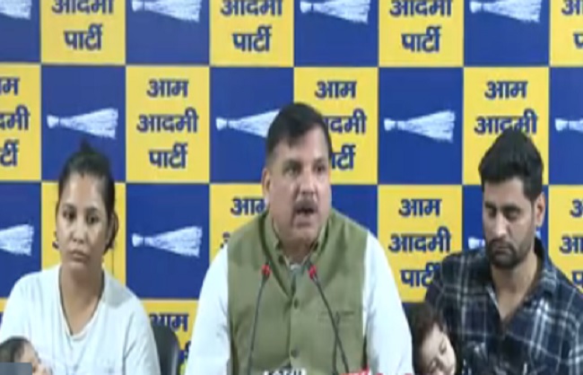 स्पाइनल मस्कुलर एट्रोफी (एसएमए) पर संजय सिंह ने प्रेस वार्ता किया स्पाइनल मस्कुलर एट्रोफी (एसएमए) पर संजय सिंह ने प्रेस वार्ता किया