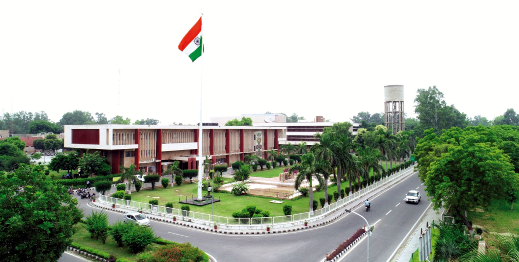 एचएयू का प्रशासनिक भवन। एचएयू का प्रशासनिक भवन।