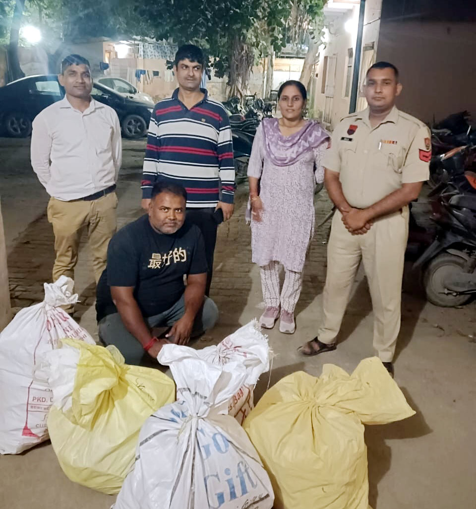 पुलिस द्वारा गिरफ्तार किए गए आरोपी पुलिस द्वारा गिरफ्तार किए गए आरोपी