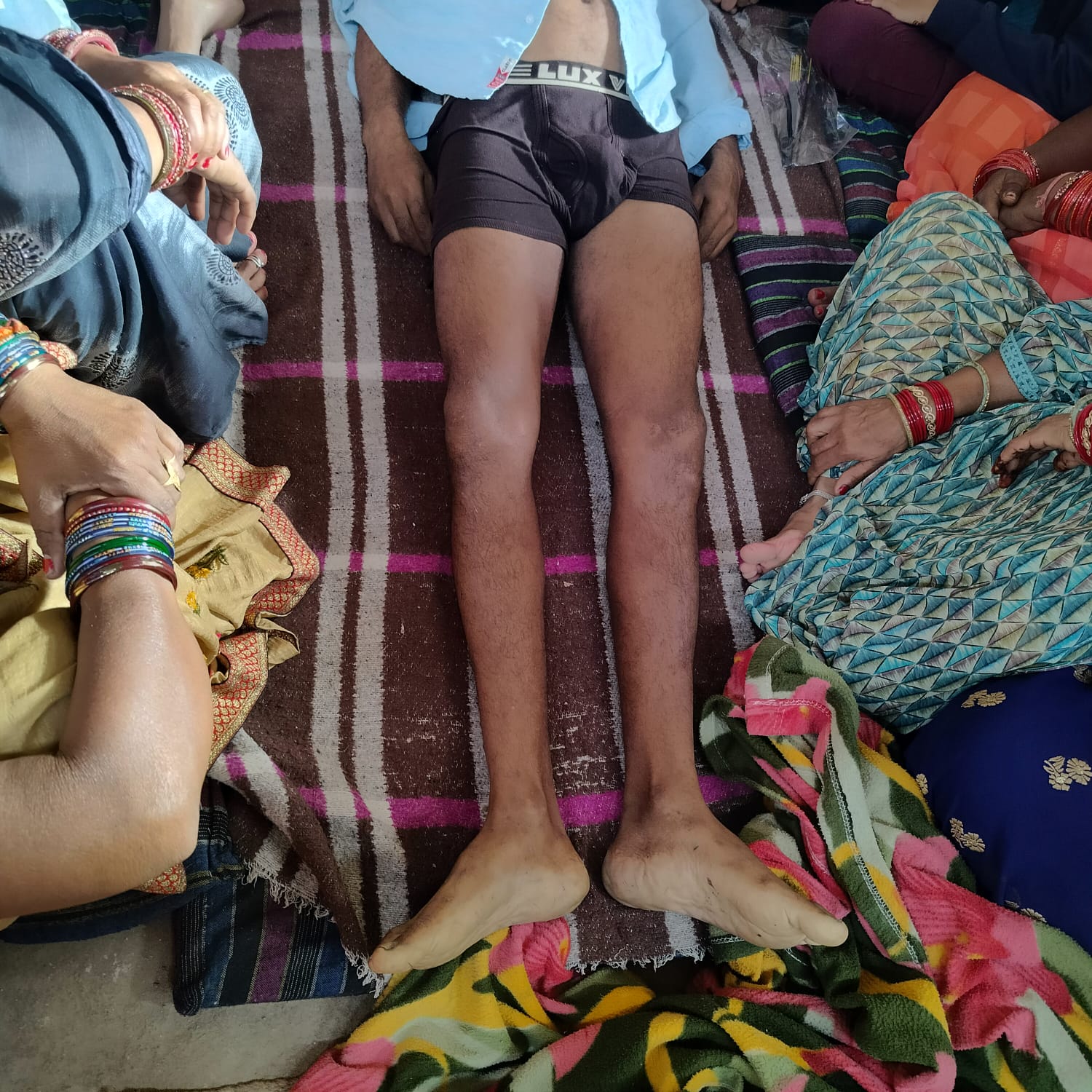 युवक का शव युवक का शव