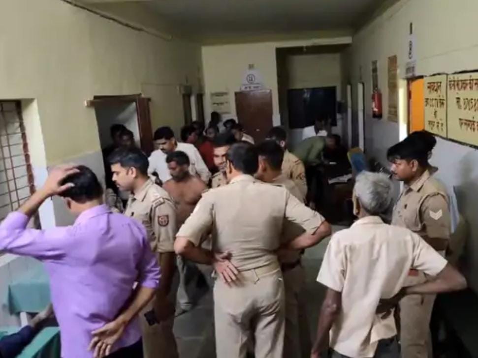 जमीन विवाद को लेकर दो पक्षों में खूनी संघर्ष जमीन विवाद को लेकर दो पक्षों में खूनी संघर्ष