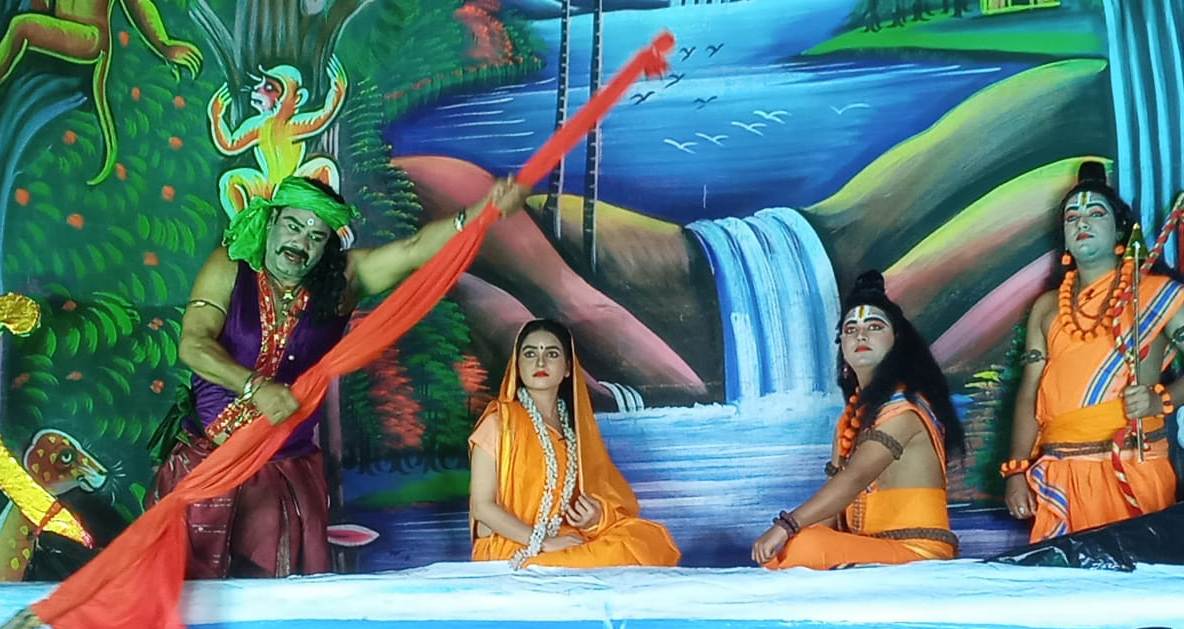 श्रीराम और केवट संवाद का मनोहारी मंचन श्रीराम और केवट संवाद का मनोहारी मंचन