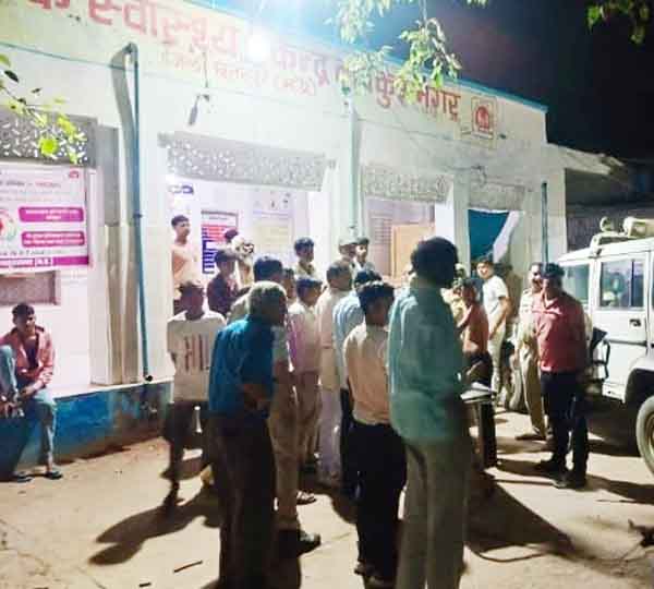 छतरपुर : ग्राम बनियानी में पूर्व सरपंच की गोली मारकर हत्या छतरपुर : ग्राम बनियानी में पूर्व सरपंच की गोली मारकर हत्या