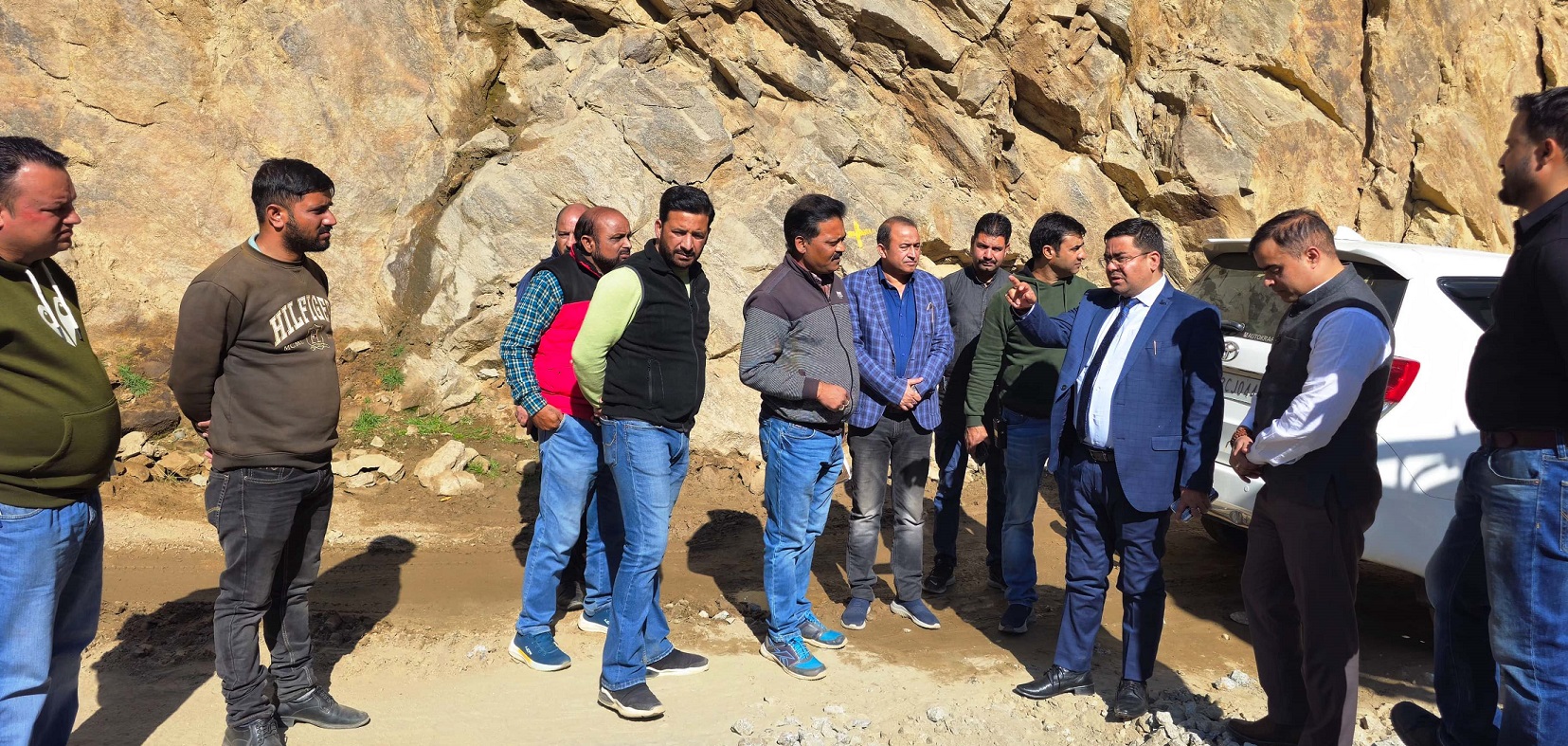 उपायुक्त ने विकासात्मक परियोजनाओं की प्रगति की समीक्षा हेतु उप-संभाग पाड्डर का दौरा किया उपायुक्त ने विकासात्मक परियोजनाओं की प्रगति की समीक्षा हेतु उप-संभाग पाड्डर का दौरा किया