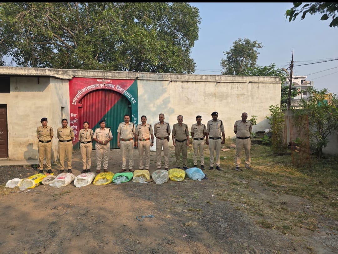 45 हजार से अधिक की हाथ भट्टी शराब जब्त 45 हजार से अधिक की हाथ भट्टी शराब जब्त