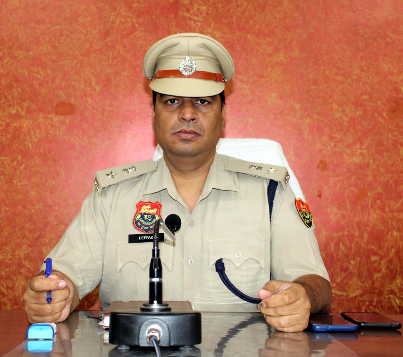 पुलिस अधीक्षक दीपक सहारन पुलिस अधीक्षक दीपक सहारन