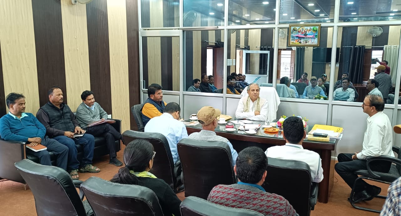 बैठक लेते उपाध्यक्ष राज्य आपदा प्रबंधन बैठक लेते उपाध्यक्ष राज्य आपदा प्रबंधन