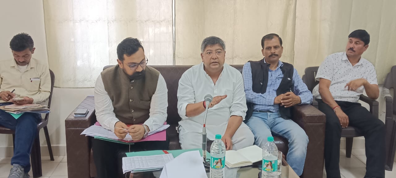 बैठक की अध्यक्षता करते हुए सीपीएस आशीष बुटेल। बैठक की अध्यक्षता करते हुए सीपीएस आशीष बुटेल।