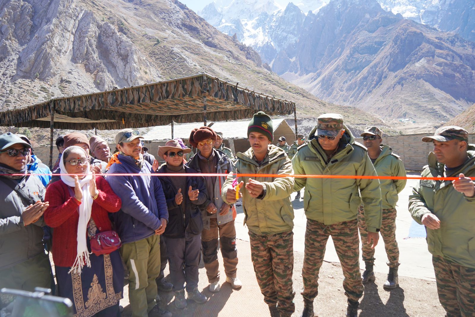 फीता काटकर हाेमस्टे का उद्घाटन करते पपंचशूल ब्रिगेड के कमांडर ब्रिगेडियर एसपीएस चौहान। फीता काटकर हाेमस्टे का उद्घाटन करते पपंचशूल ब्रिगेड के कमांडर ब्रिगेडियर एसपीएस चौहान।