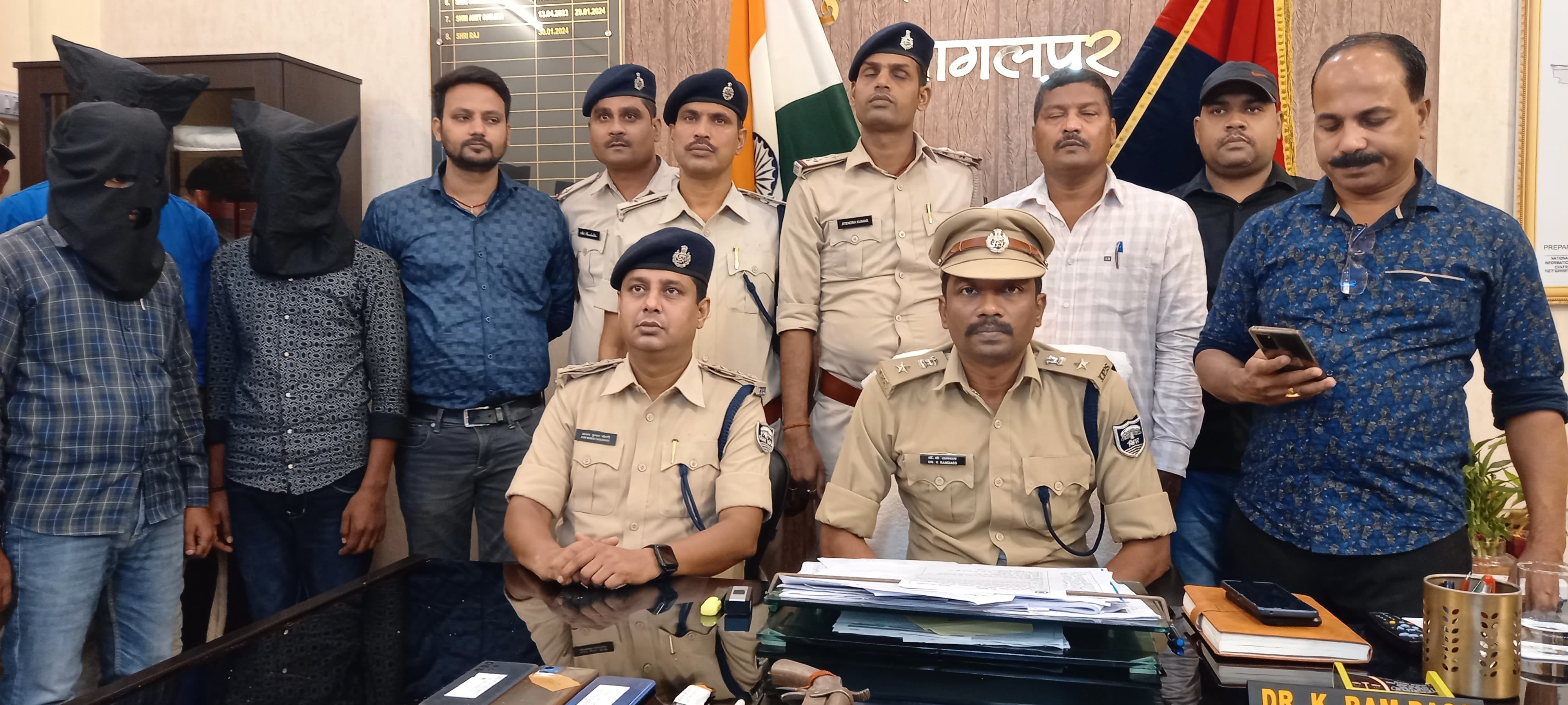जानकारी देते सिटी एसपी जानकारी देते सिटी एसपी