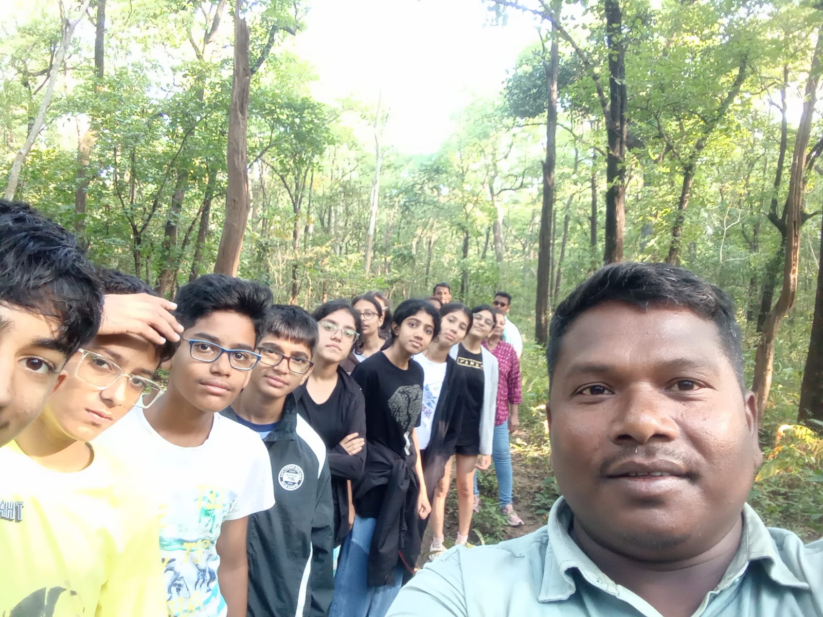 जबर्रा पहुंचे पुणे-महाराष्ट्र के विद्यार्थी। जबर्रा पहुंचे पुणे-महाराष्ट्र के विद्यार्थी।