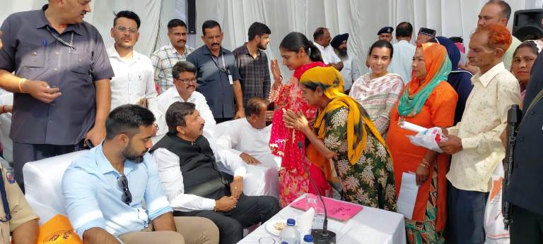 उपमुख्यमंत्री मुकेश अग्निहोत्री उपमुख्यमंत्री मुकेश अग्निहोत्री