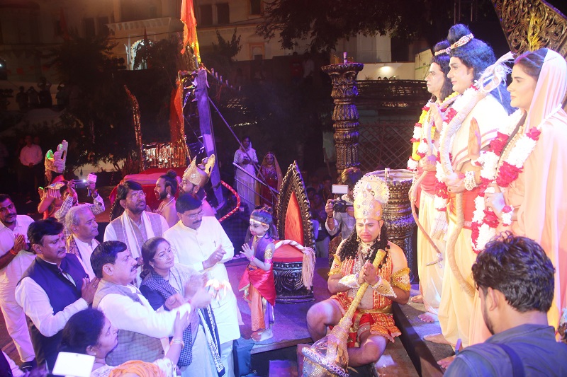 चित्रकूट में अंतरराष्ट्रीय श्री रामलीला उत्सव में मुख्यमंत्री चित्रकूट में अंतरराष्ट्रीय श्री रामलीला उत्सव में मुख्यमंत्री